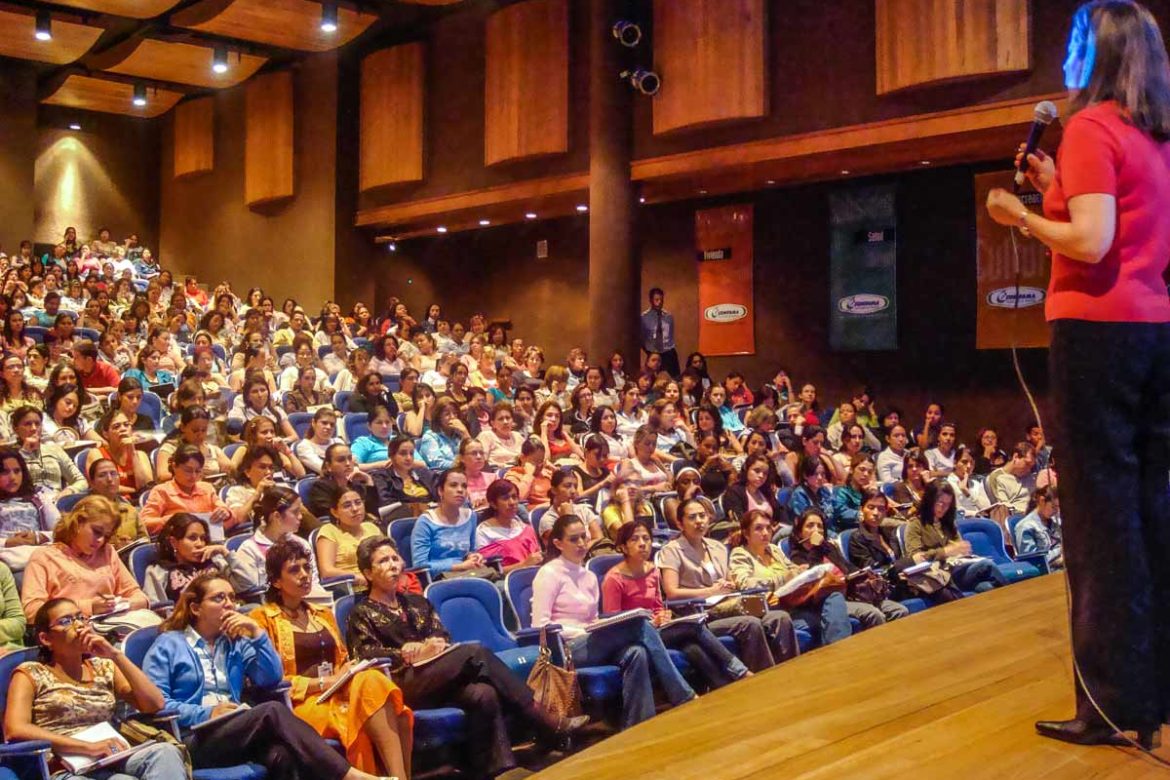 PARTICIPACIÓN EN CONGRESOS